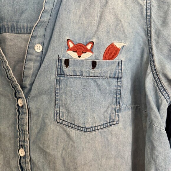 TORRID Taylor - Medium Wash Denim Fox Button Down Shirt - 1x - Picture 4 of 7